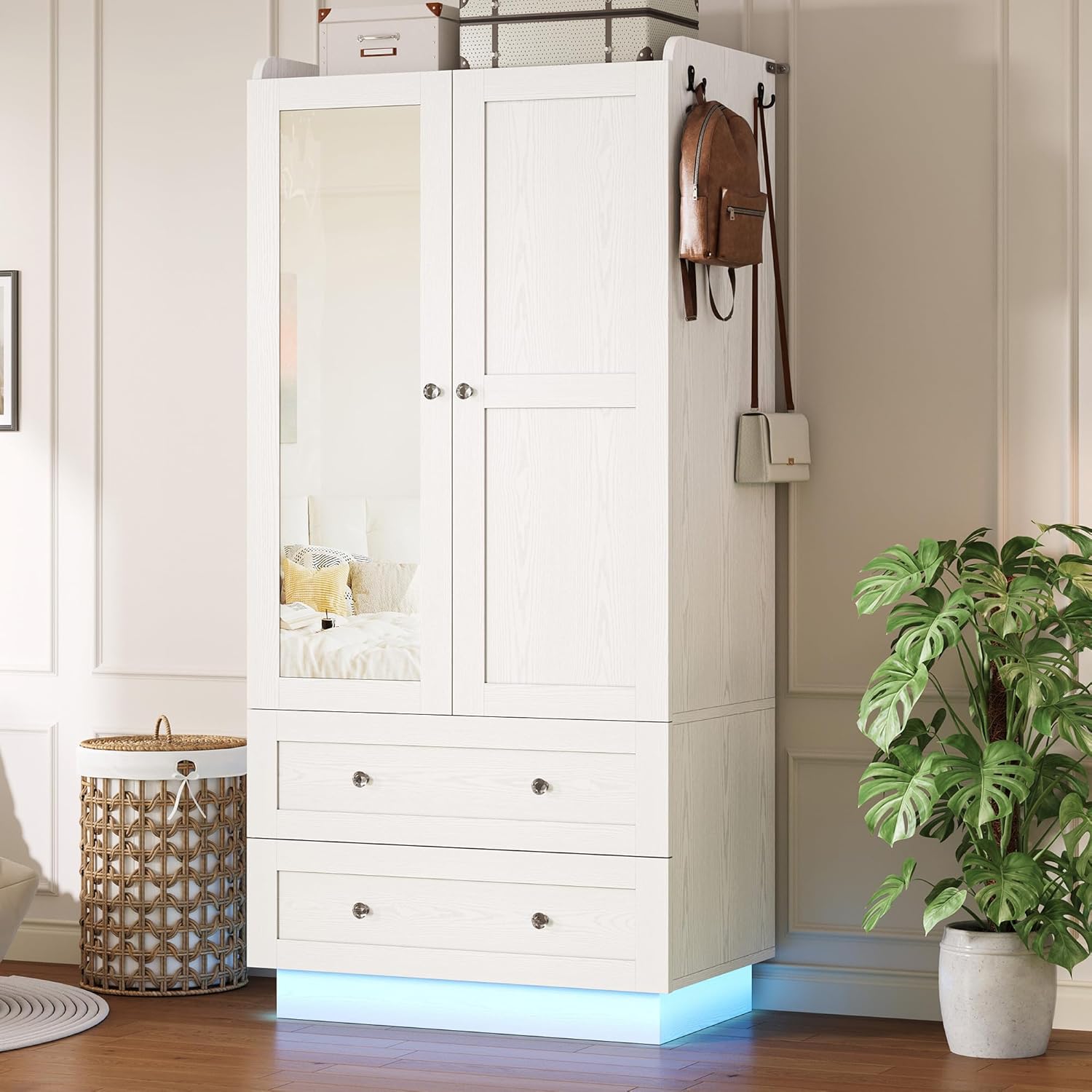 Smart LED Wardrobe — Where Style Meets Intelligent Storage!
